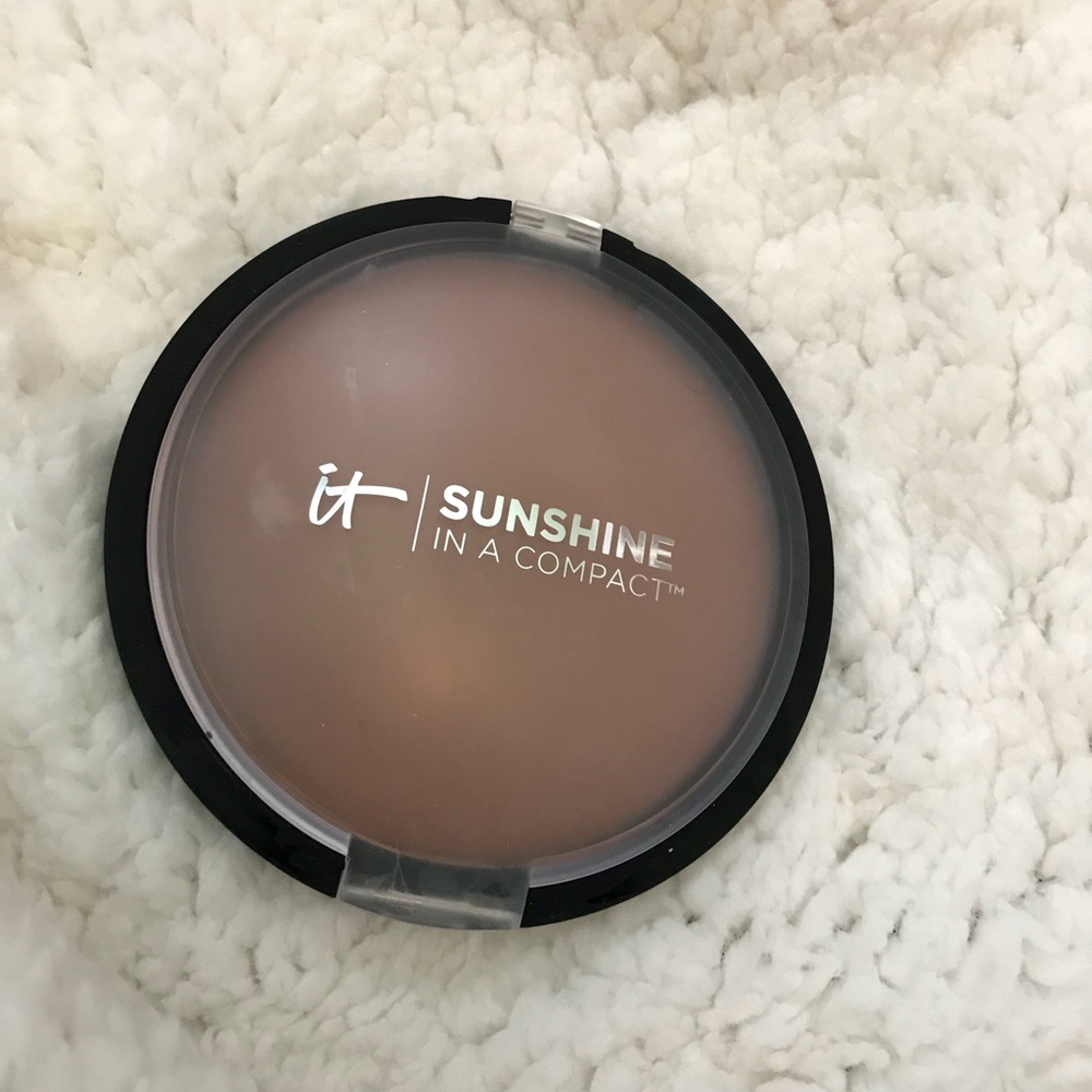 IT Cosmetics Sunshine in a Compact Bronzer